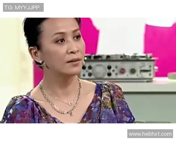 王菲刘嘉玲滑雪同框！端咖啡坐梁朝伟旁，19岁李嫣兔唇疤痕显着